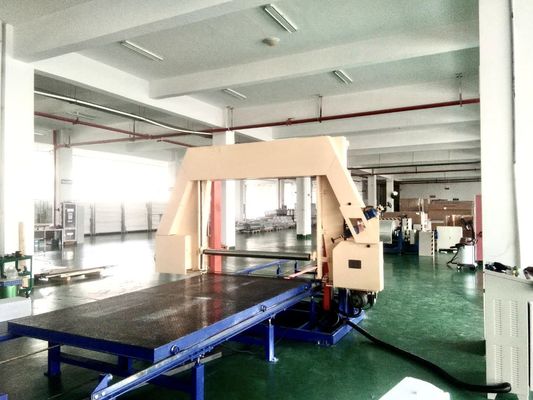 Kompak dan dapat diandalkan PU busa Mesin Pemotong untuk Mudah Operasi mesin pemotong horisontal