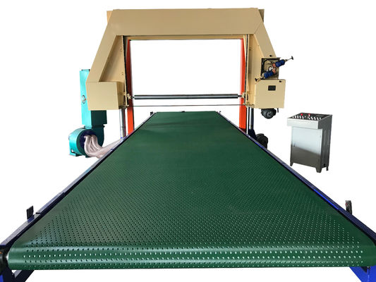 Slicer busa horisontal dengan ukuran pemotongan 3000 * 2000mm dan aspirasi vakum Makan stabil melalui Soft Belt Conveyor