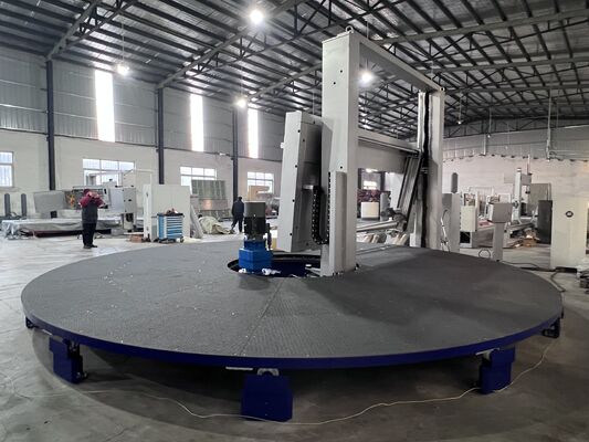 Pemotong Busa Horizontal Carousel Anti-Melengkung Dengan Roller Tekanan Untuk Tepi Potongan Rapi